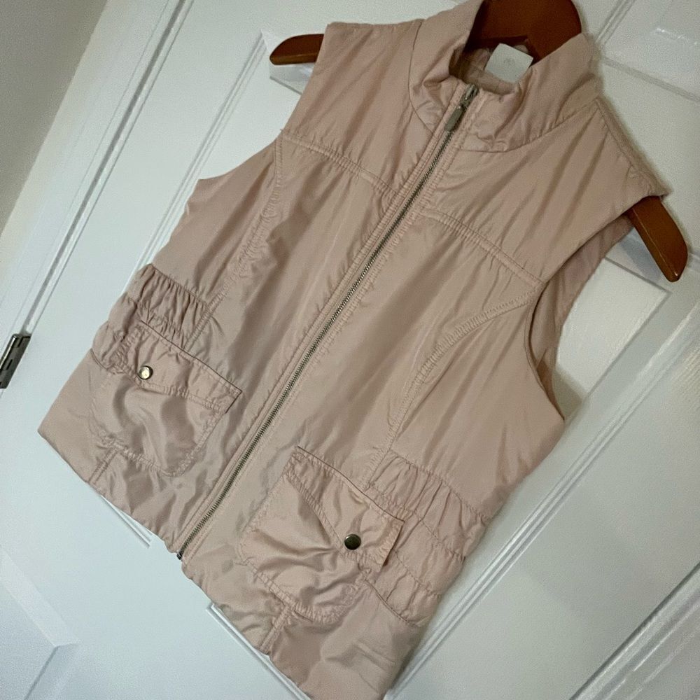 Pale pink ZENERGY by Chicos vest size 0
